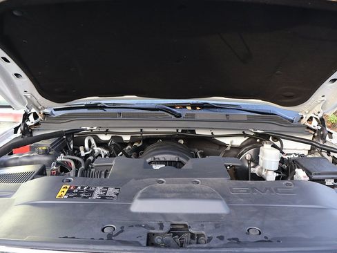 Used 2019 GMC Yukon SLE w/ SLE Value Package image 17