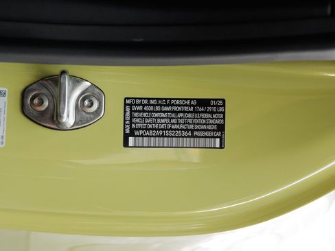 Certified 2025 Porsche 911 Carrera GTS RWD image 44