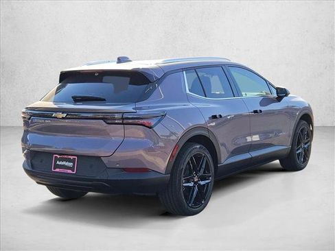 New 2026 Chevrolet Equinox EV LT image 2