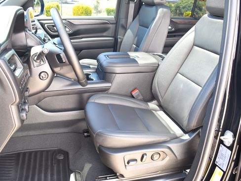 Used 2024 Chevrolet Tahoe Z71 w/ Z71 Off-Road Package AWD/4WD image 24