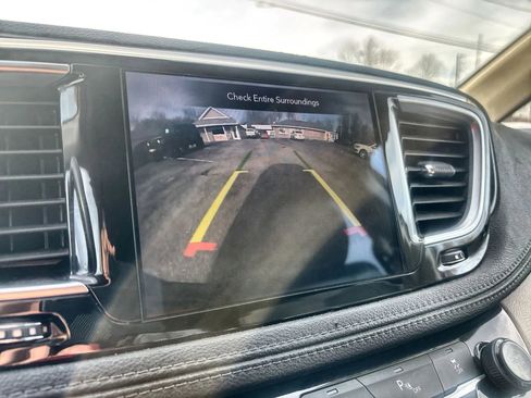 Used 2020 Chrysler Pacifica Limited FWD image 24