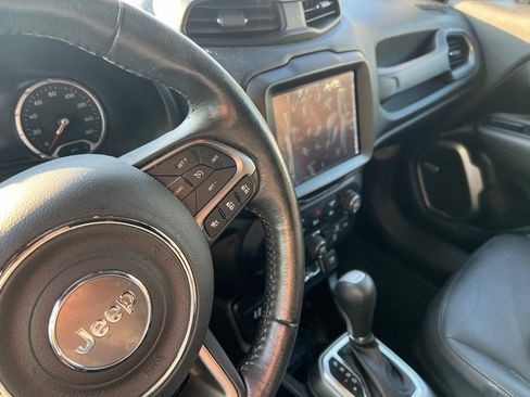 Used 2020 Jeep Renegade Altitude AWD/4WD image 7