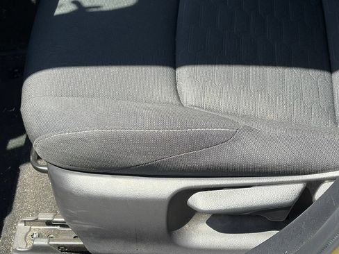 Used 2021 Toyota Corolla SE w/ Carpet Mat Package (TMS) FWD image 5