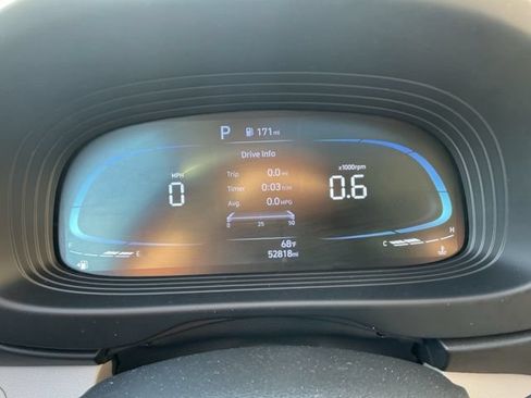 Certified 2024 Hyundai Venue SEL FWD image 20