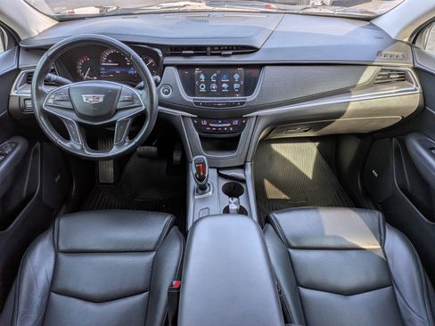 Used 2018 Cadillac XT5 Luxury w/ Driver Awareness Package FWD image 13