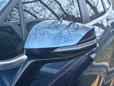 Used 2023 Kia Sportage EX image 7