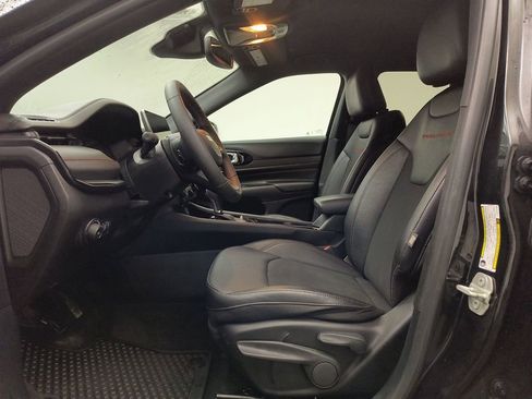 Used 2024 Jeep Compass Trailhawk image 4