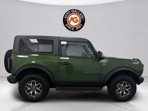 Used 2025 Ford Bronco Badlands AWD/4WD image 2