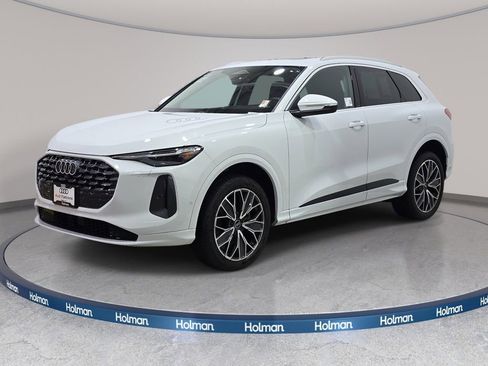 Used 2025 Audi Q5 Premium Plus w/ Premium Plus image 1