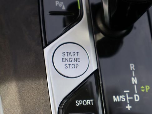 Used 2022 BMW X5 xDrive40i w/ Premium Package image 31