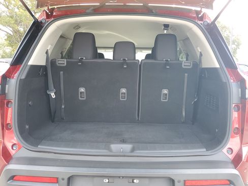 Used 2022 Nissan Pathfinder SV image 9