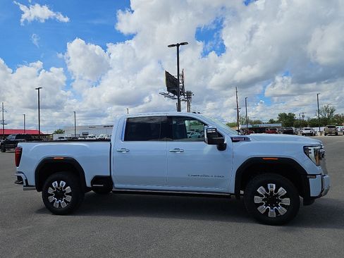 New 2026 GMC Sierra 2500 Denali w/ Denali Reserve Package image 6