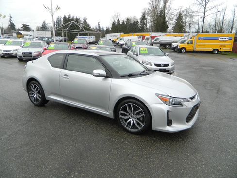 Used 2014 Scion tC image 2