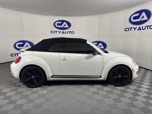 Used 2013 Volkswagen Beetle 2.0T image 2