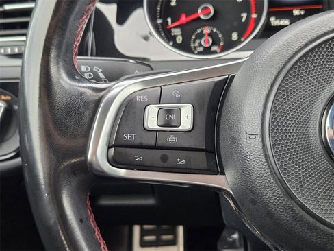 Used 2019 Volkswagen Golf 4-Door image 26