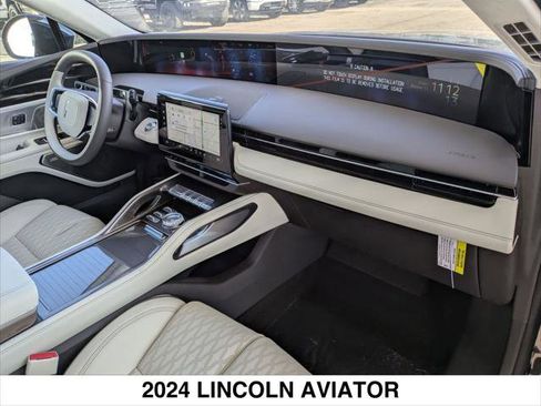 Used 2024 Lincoln Aviator Reserve w/ Equipment Group 201A image 28