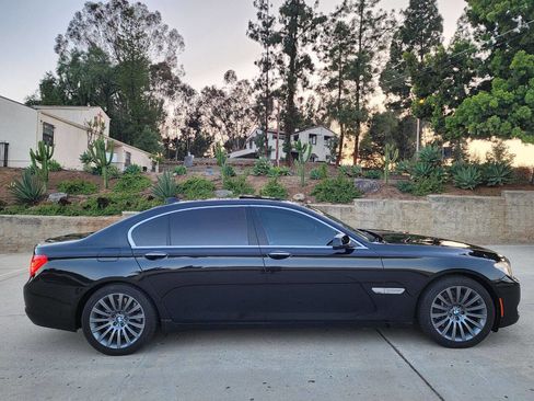Used 2012 BMW 750Li image 5