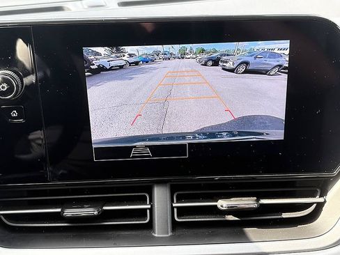 Used 2025 Chevrolet Trax LS w/ LS Convenience Package FWD image 23