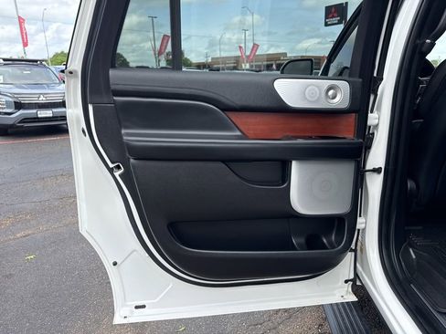 Used 2020 Lincoln Navigator L Reserve w/ Equipment Group 208A Reserve image 37