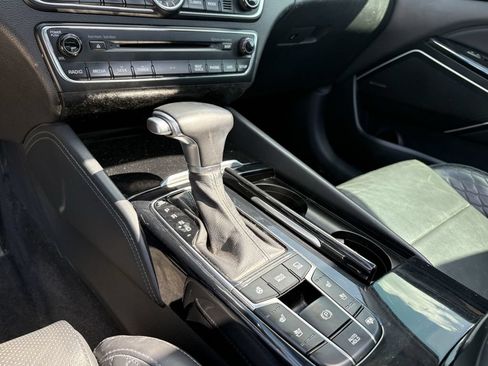 Used 2018 Kia Cadenza Limited FWD image 22