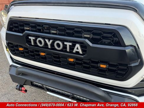Used 2017 Toyota Tacoma TRD Off-Road w/ Tow Package image 25