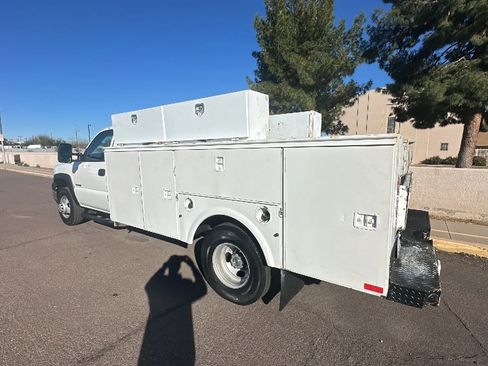 Used 2005 Chevrolet Silverado 3500 2WD Regular Cab image 2