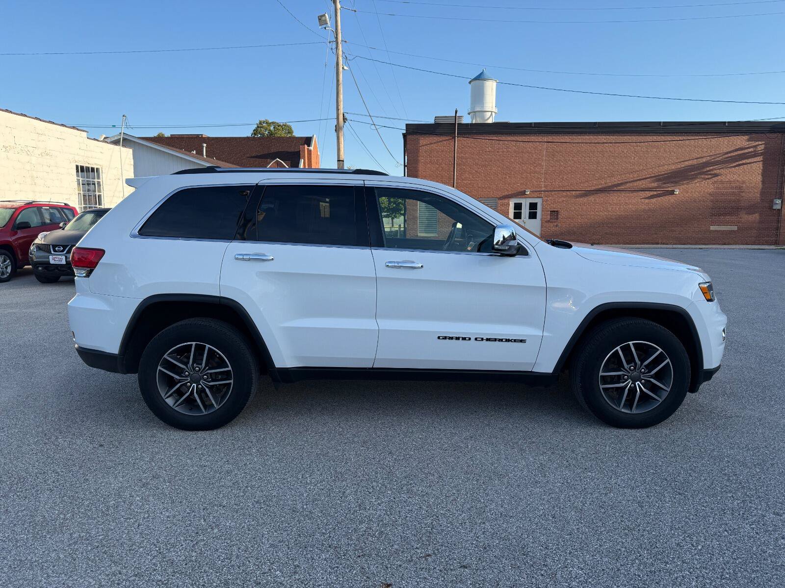 Used 2019 Jeep Grand Cherokee Limited AWD/4WD image 4