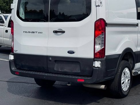 Used 2022 Ford Transit 250 Low Roof w/ Exterior Upgrade Package RWD image 29