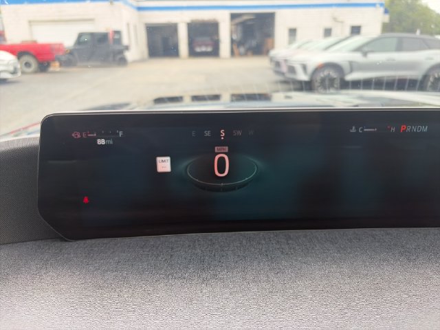 Used 2025 Ford Expedition Max Active AWD/4WD image 9