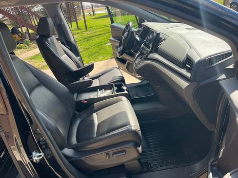 Used 2018 Honda Odyssey EX-L image 5