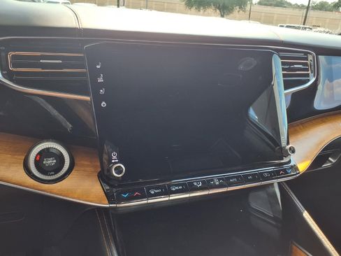 Used 2023 Jeep Grand Wagoneer Series III AWD/4WD image 16