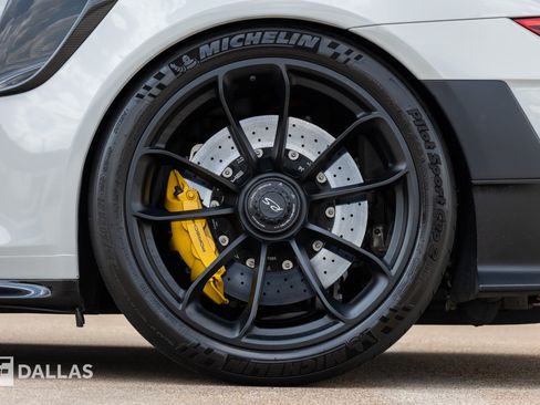 Used 2018 Porsche 911 GT2 RS RWD image 9