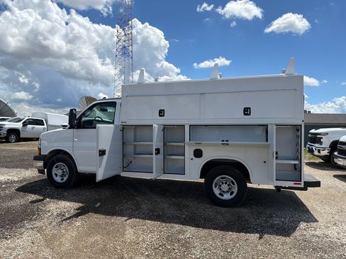 New 2025 Chevrolet Express 3500 w/ Power Convenience Package RWD image 11
