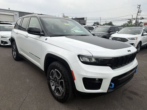 Used 2022 Jeep Grand Cherokee Trailhawk w/ Luxury Tech Group III AWD/4WD image 7