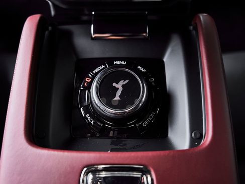 Used 2024 Rolls-Royce Phantom Sedan RWD image 68