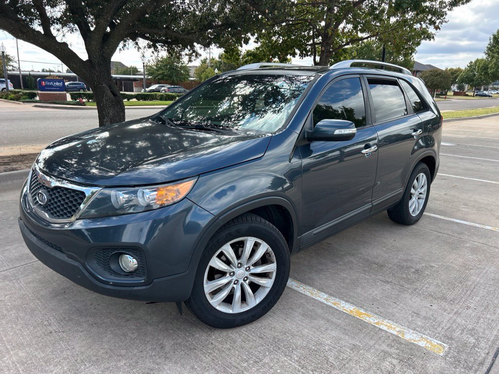 Used 2011 Kia Sorento EX w/ Premium Pkg FWD image 2