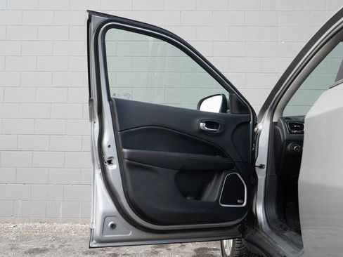 Used 2018 Jeep Compass Limited w/ Navigation Group image 15