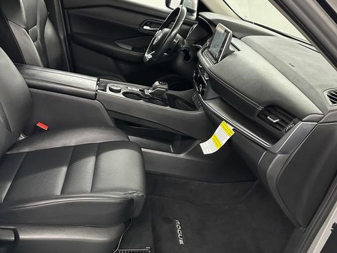 Used 2024 Nissan Rogue SV w/ SV Premium Package AWD/4WD image 35