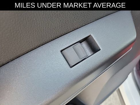 Used 2016 Toyota RAV4 LE FWD image 13