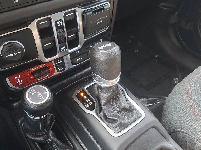 Used 2025 Jeep Wrangler Unlimited Rubicon AWD/4WD image 14