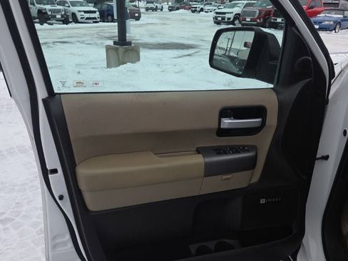 Used 2011 Toyota Sequoia Limited image 11