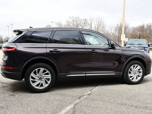 Used 2023 Lincoln Corsair AWD image 7