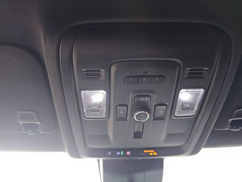 Used 2023 Chevrolet Tahoe High Country AWD/4WD image 21
