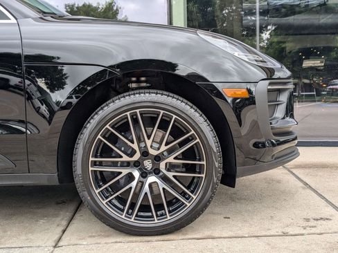 Used 2025 Porsche Macan image 11