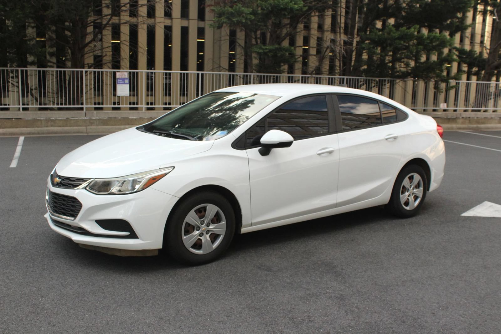Used 2018 Chevrolet Cruze LS FWD image 11