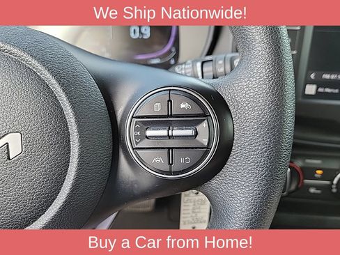 Used 2025 Kia Soul LX w/ LX Technology Package FWD image 27