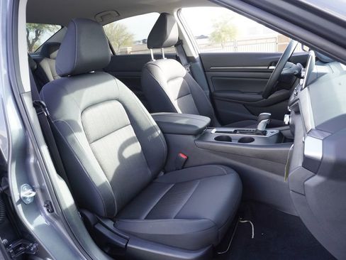 Certified 2025 Nissan Altima 2.5 SV image 12