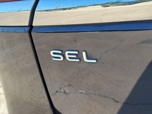 Used 2023 Volkswagen Atlas SEL AWD/4WD image 5