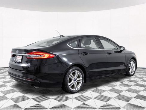 Used 2018 Ford Fusion SE FWD image 9