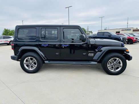 Used 2020 Jeep Wrangler Unlimited Sahara w/ Uconnect 4C Nav & Sound Group AWD/4WD image 32